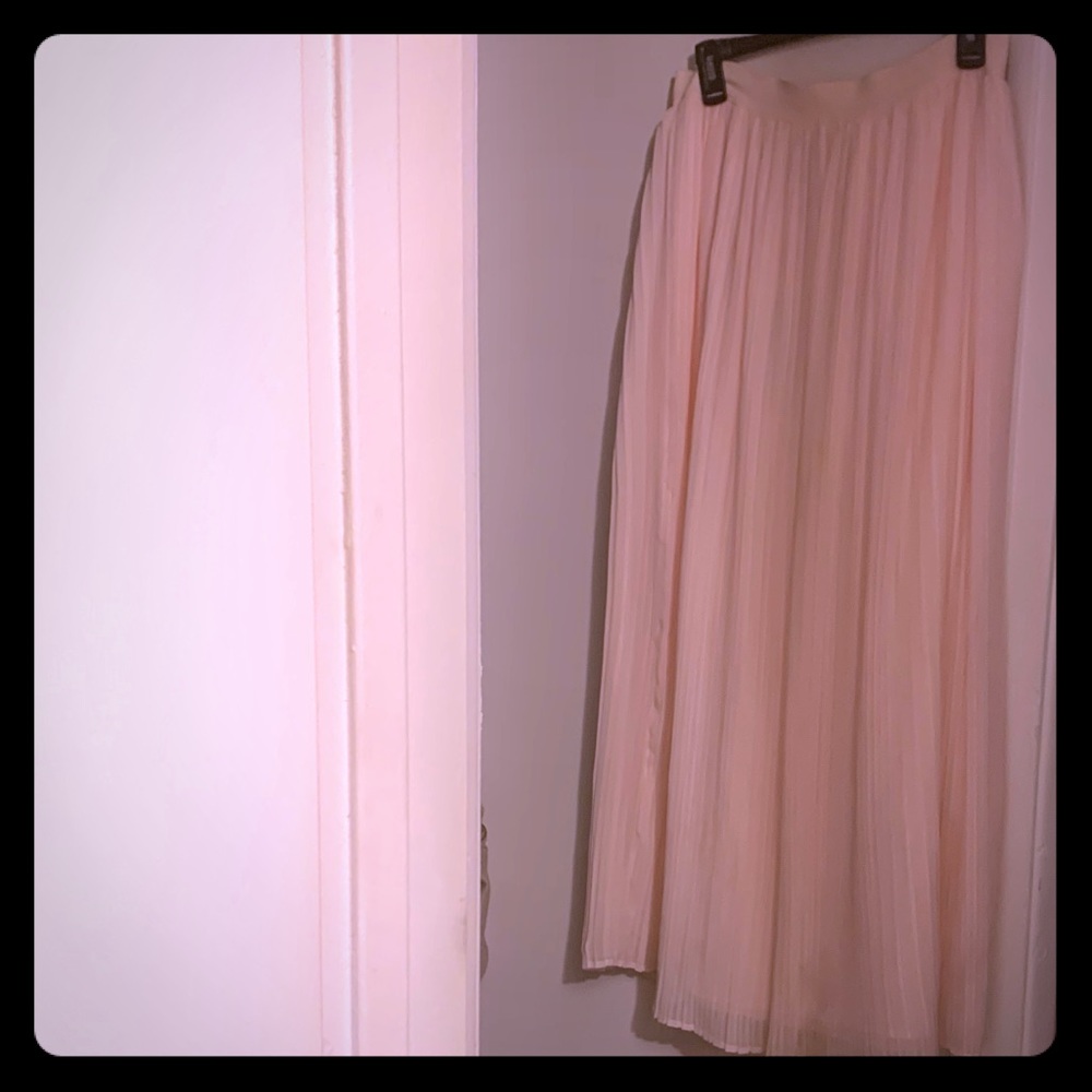 Pleated maxi skirt
